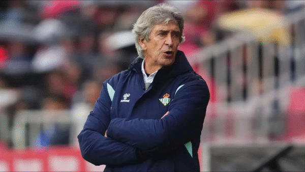 Manuel Pellegrini, Melatih Real Betis dengan Gelar Insinyur Teknil Sipil
