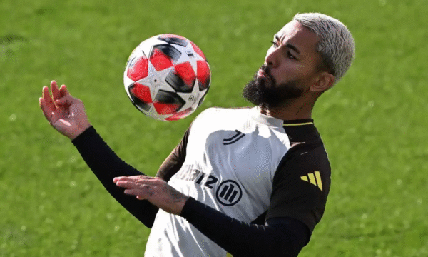 Douglas Luiz Resmi Kembali ke Liga Inggris Bersama Nottingham Forest