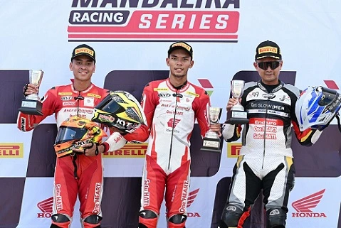 Adenata Putra dan Rheza Danica Ahrens Naik Podium Seri Penutup Mandalika Racing Series 2025